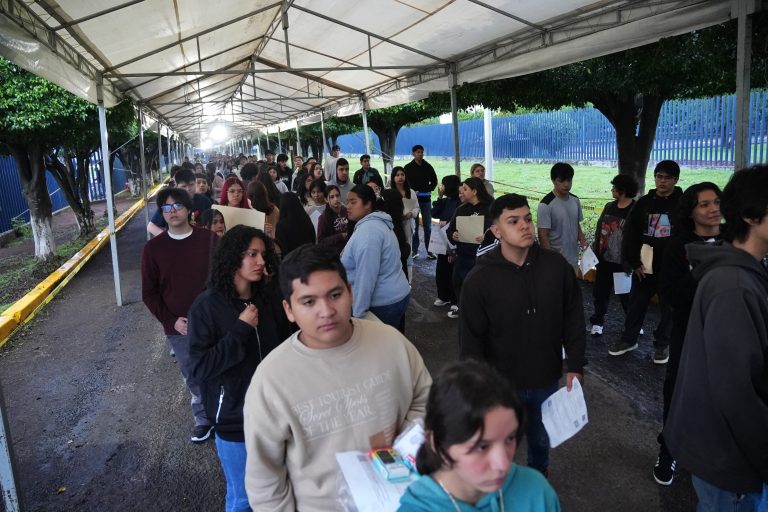 Inicia ingreso de aspirantes para aplicación de examen a la UMSNH