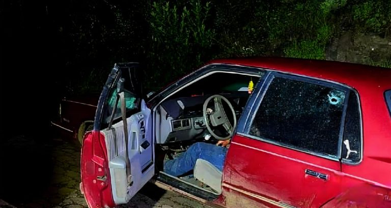 Automovilista es acribillado a tiros en Cotija