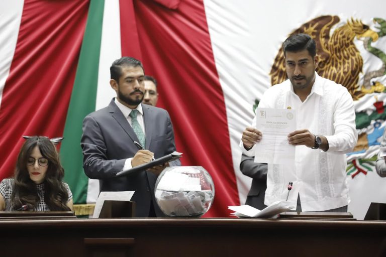 Aplanadora legislativa impone nombramientos: nueve cargos designados en sesión con escaso debate