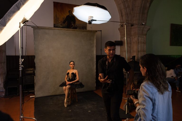 Inicia “Festival Tragaluz: Entre mundos” sus actividades de este año con dos talleres de fotografía