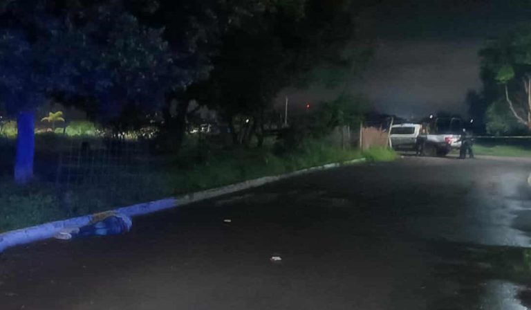 Joven desconocido es ultimado a tiros en el Habitacional del Parque