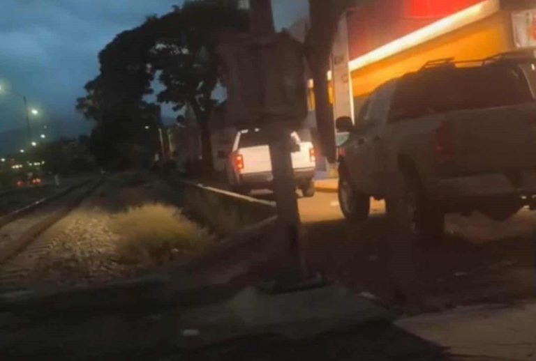 Localizan cadáver quemado y mutilado en un baldío de la colonia Industrial, en Morelia
