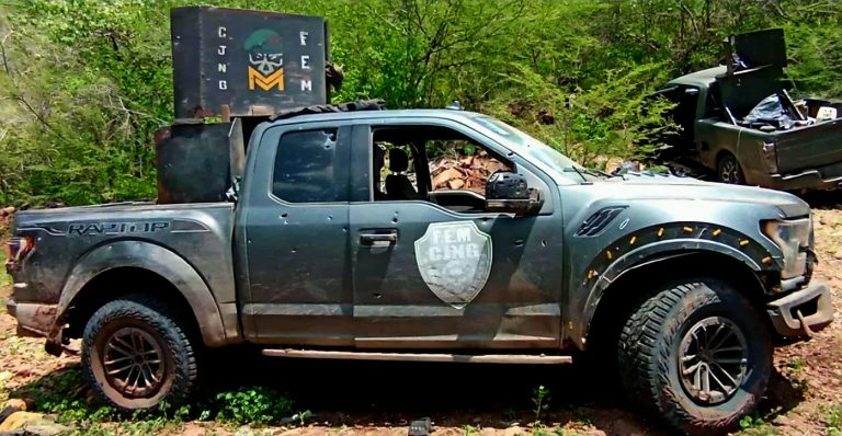 Mueren dos presuntos sicarios del CJNG en enfrentamiento con fuerzas federales, en Aguililla