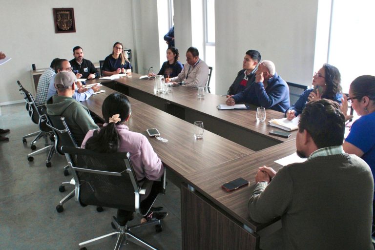 Revisa Yankel Benítez avances de obras con vecinos de Ríos Mexicanos