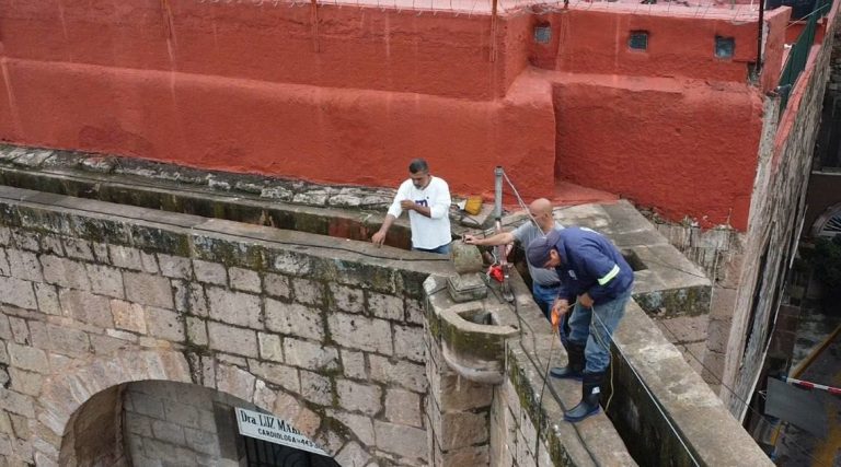 Da mantenimiento Gerencia del Centro Histórico al Acueducto de Morelia