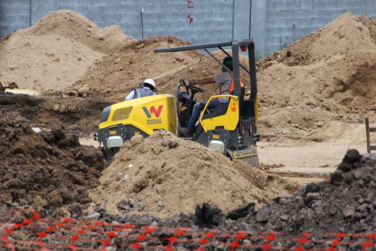Adquiere Gobierno estatal cuatro viviendas para construir torres de teleférico