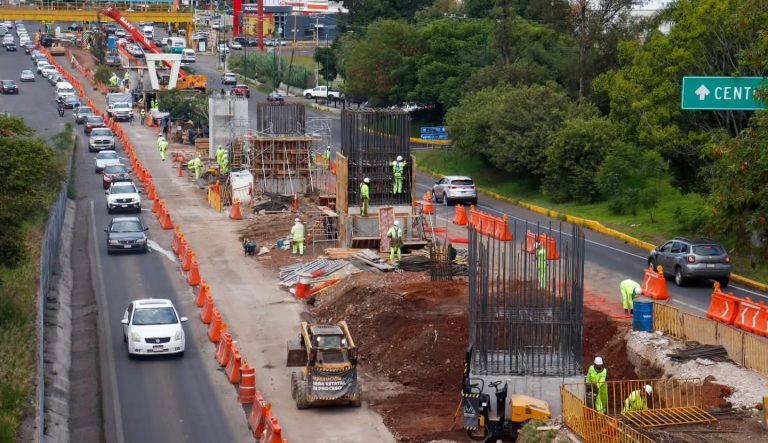 Gobierno de Michoacán construye 10 distribuidores viales en Morelia