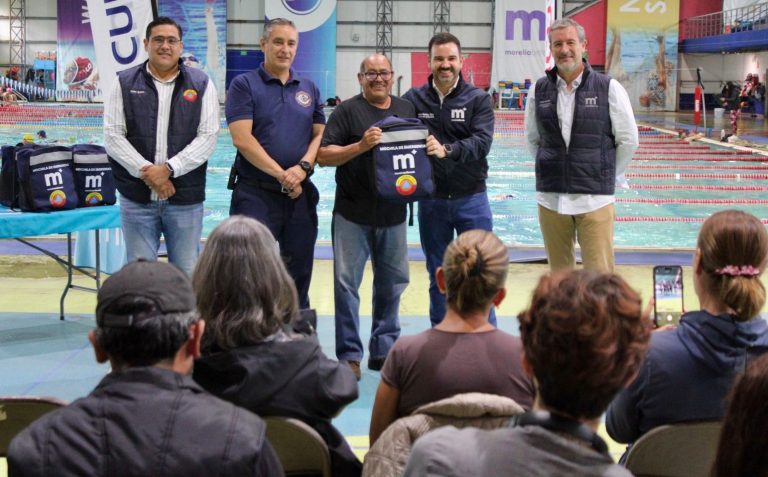 Promueven prevención y capacitación con entrega de mochilas de emergencia