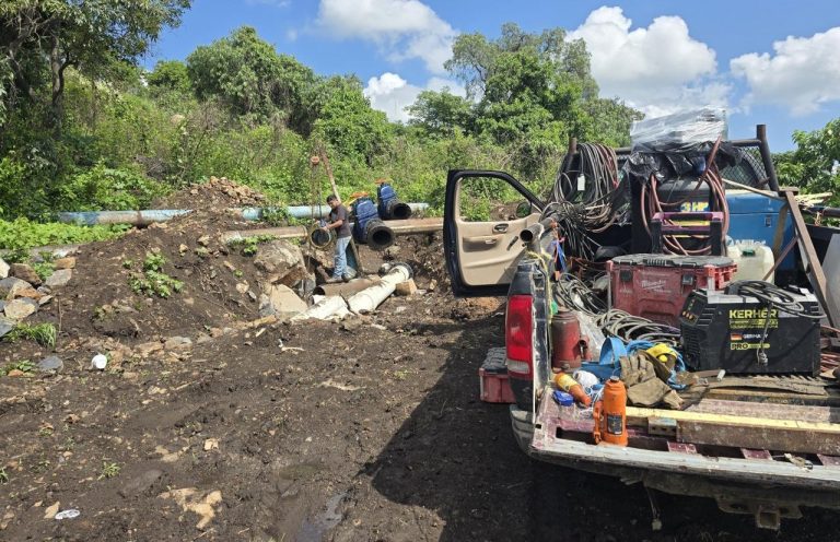 Realiza Ooapas pruebas técnicas en línea de conducción a la altura de la colonia Leandro Valle