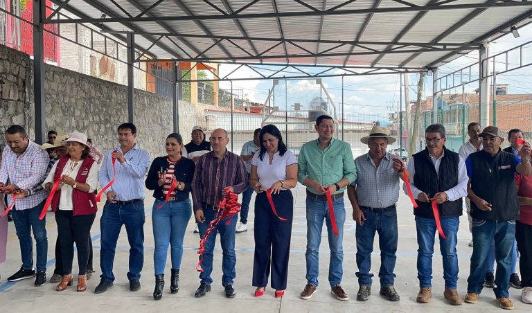 Inauguran en Tarímbaro unidad deportiva y dan banderazo a obra vial