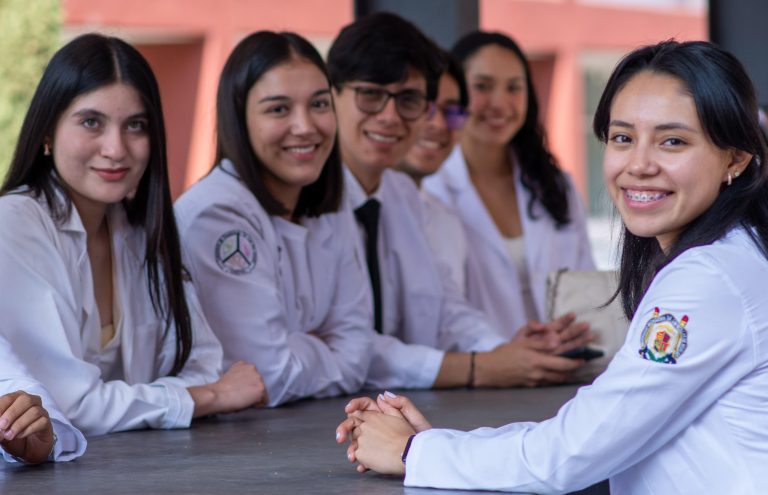Lanzan curso de preparación para el examen a carreras del área de la Salud de la UMSNH