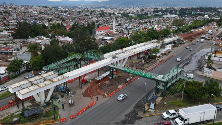 Construcción del distribuidor vial Eréndira registra 39 % de avance