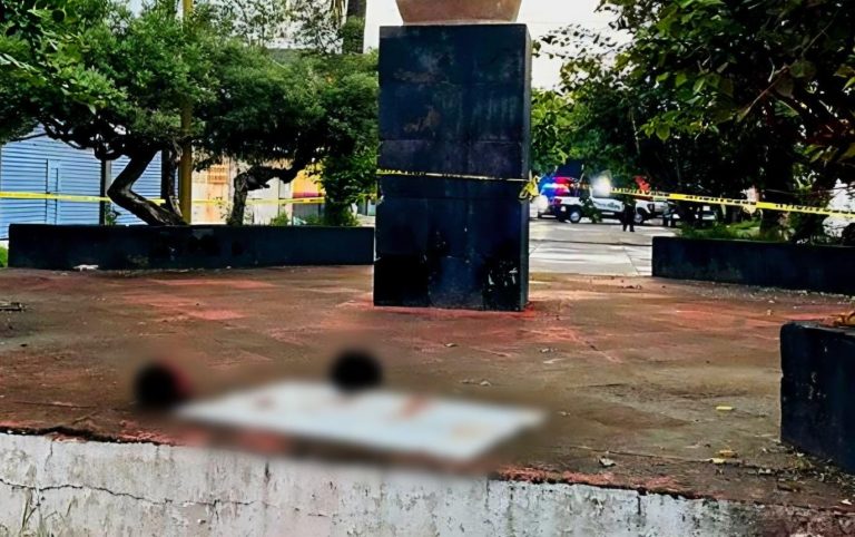 Abandonan dos cabezas humanas con narcomensaje, en Apatzingán