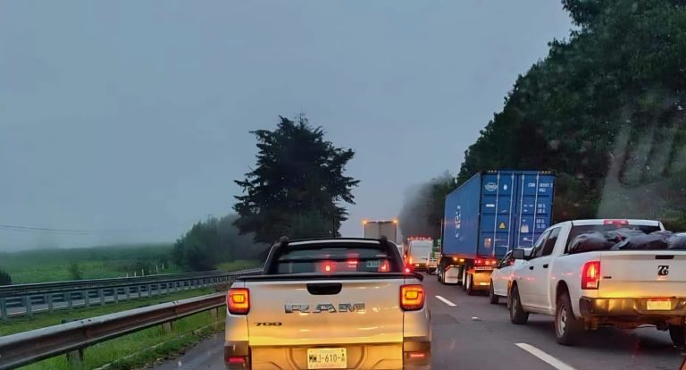Hombre fallece arrollado por vehículos en la autopista Siglo XXI, en la región de Pátzcuaro 
