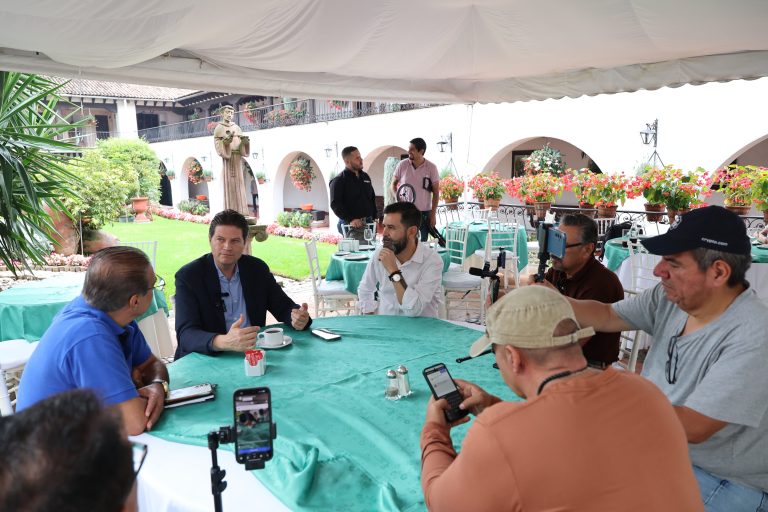 Se reúne Alfonso Martínez con empresarios de Uruapan