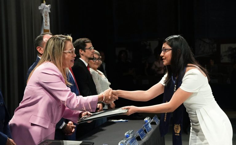 Instan a graduados de Arquitectura a defender la igualdad de oportunidades y luchar contra la discriminación de género