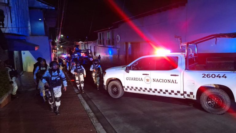 Con pistola de postas intentan robarle su auto, en pleno Centro de Uruapan