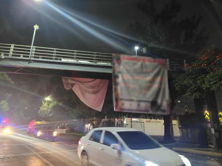 Sujetos colocan narcolonas en diferentes puntos de Morelia 