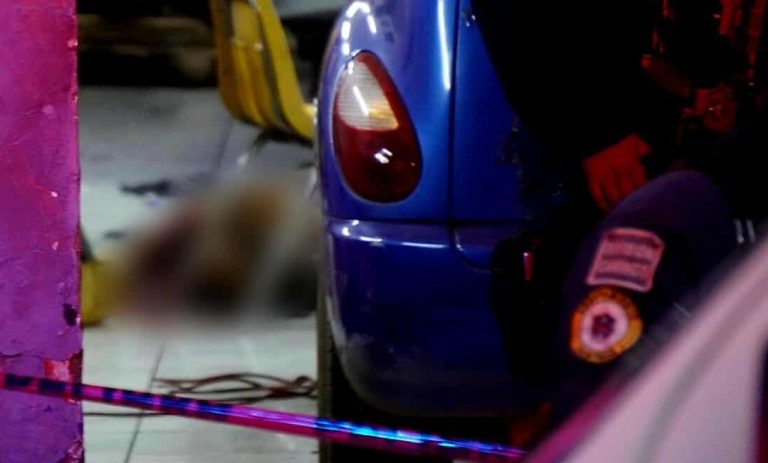 Lo ejecutan mientras trabaja en un taller mecánico, de Zamora