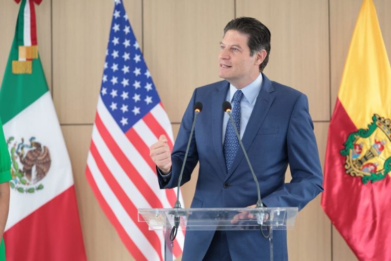 Fortalece Alfonso Martínez comunicación con comunidad migrante en Estados Unidos