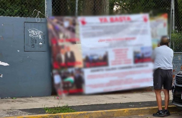 Otra vez colocan lonas en distintos puntos de Zamora