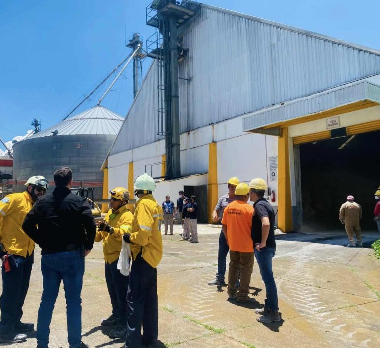 Hombre queda atrapado en un silo en Lagunillas, PC realiza labores de rescate