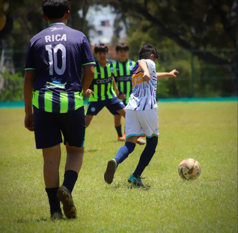 Escuelas de fútbol del DIF Morelia participan en la Copa IMSS Verano 2025