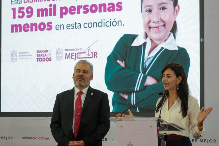 Se entregan más de 5 mil 719 mdp en becas y programas educativos para Michoacán
