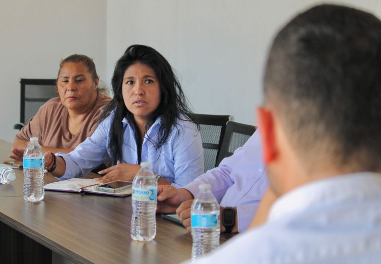 Escuchan y atienden a vecinos de colonia Primo Tapia