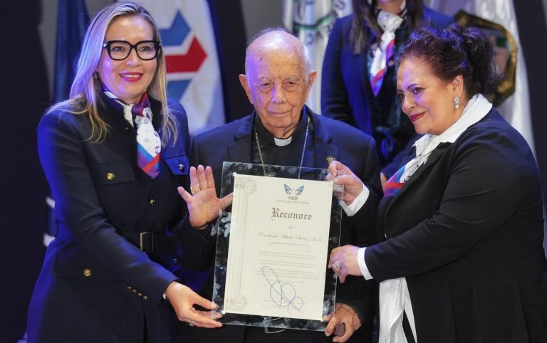 Red Juntos por Michoacán entrega la Presea «Cardenal Alberto Suárez Inda»