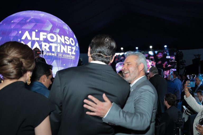 Con uso de la tecnología, Alfonso Martínez realiza su primer informe de gobierno