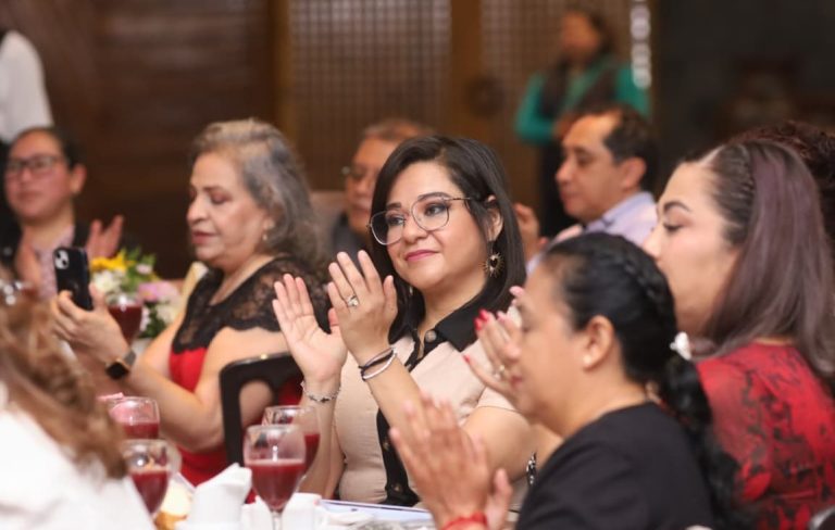 Reconocen labor de trabajadores sociales en el sector salud