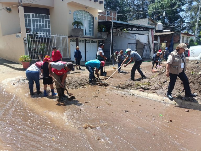 Despliegan personal sanitario por inundaciones en Tuxpan
