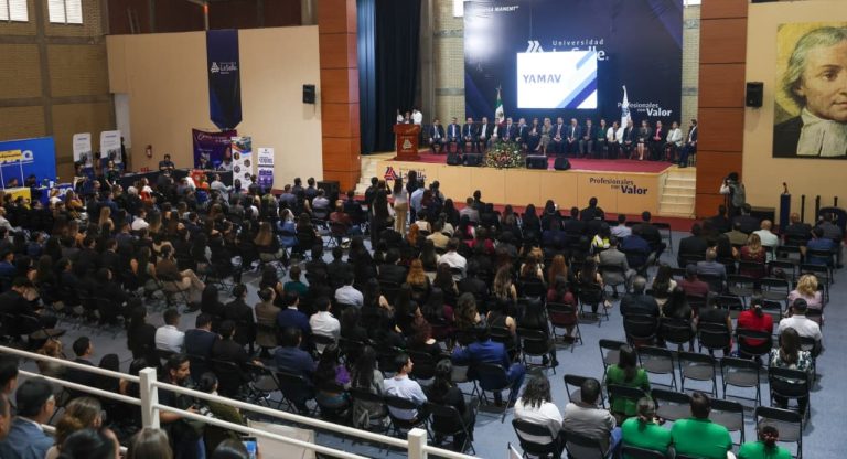 Reciben nicolaitas Reconocimiento Coparmex a la Excelencia Educativa 2025