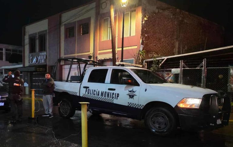 Atacan a dos jóvenes por fuera de un bar en Zamora; hay un muerto y un herido