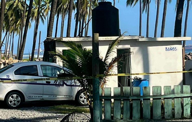 Hallan a taxista muerto con heridas de arma blanca, en LC