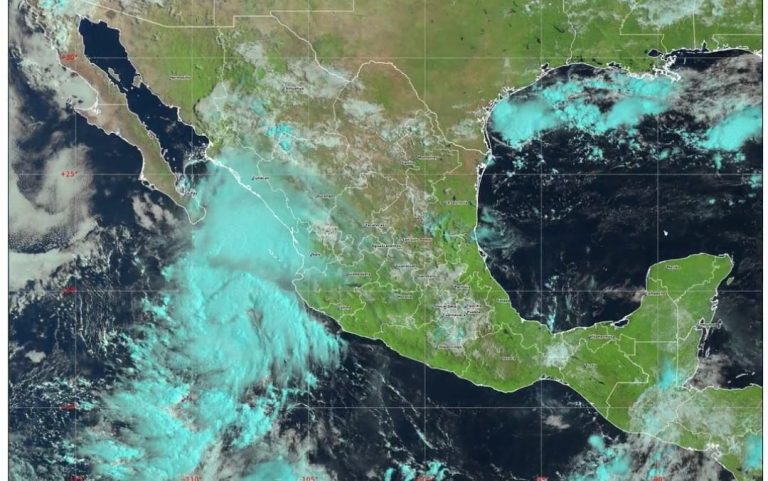 Se forma tormenta tropical Lorena en el pacífico, Michoacán atento