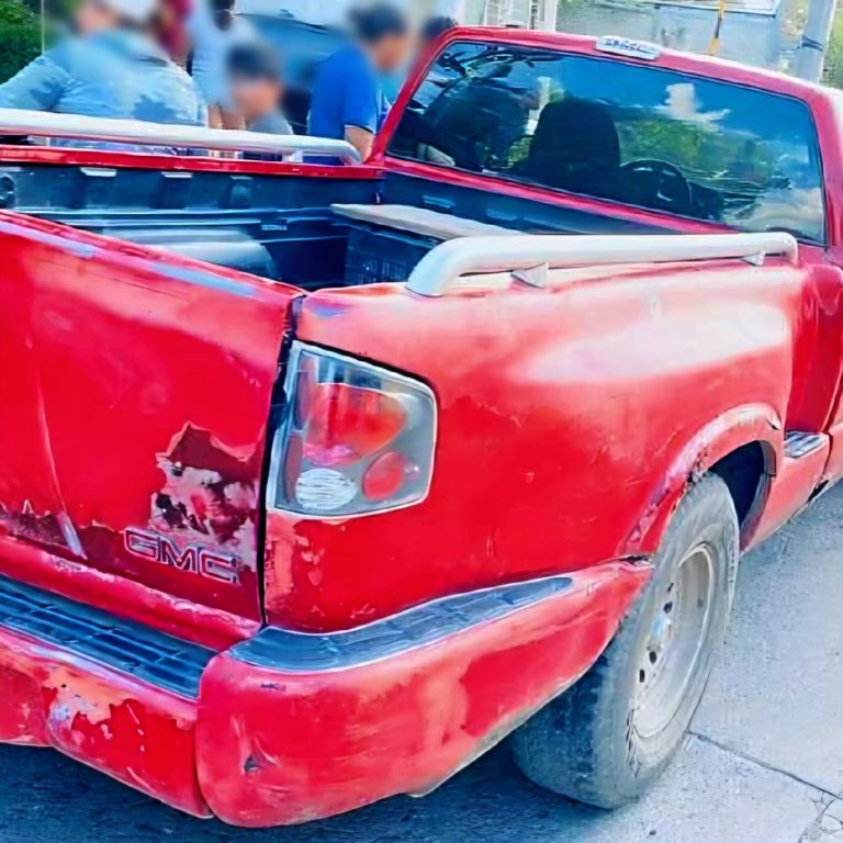 Camioneta embestida por el tren en Yurécuaro; hay 3 mujeres muertas y 3 lesionados