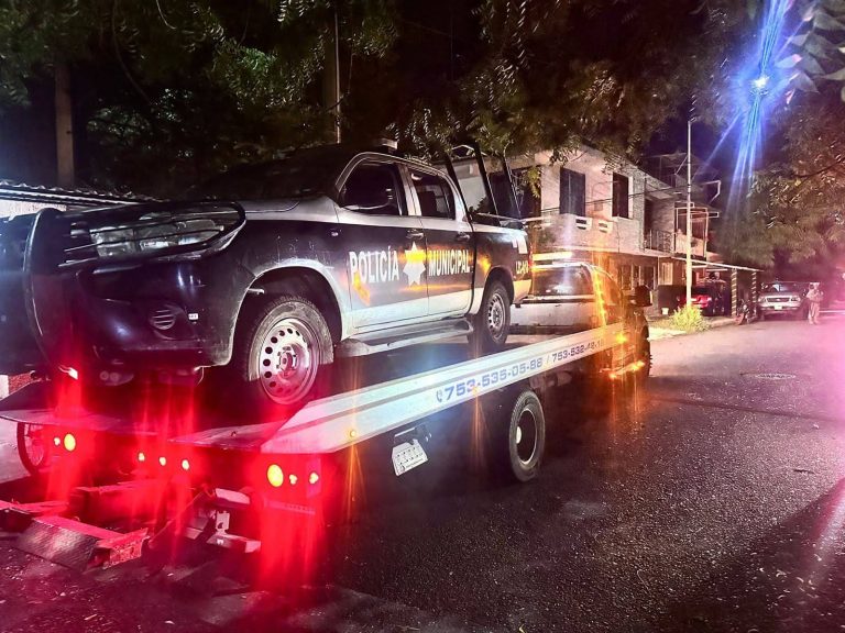 Intento de asalto en Elektra termina en balacera y persecución en Lázaro Cárdenas