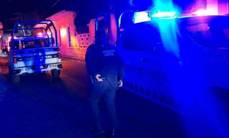 Mujer es asesinada a balazos en la colonia Villas del Sol, de Uruapan