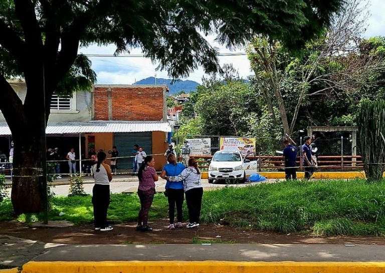 Taxista es ejecutado a tiros en la colonia La Quinta, Uruapan