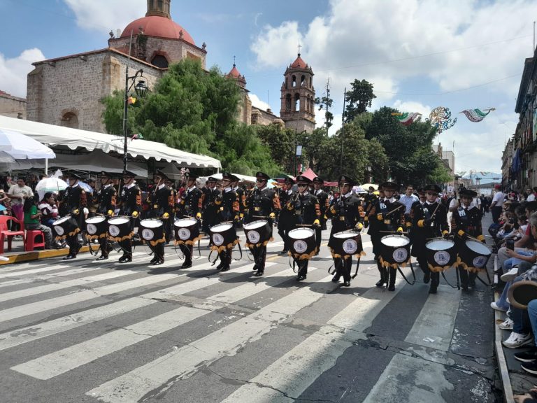 Inicia desfile del 315 Aniversario de la Independencia
