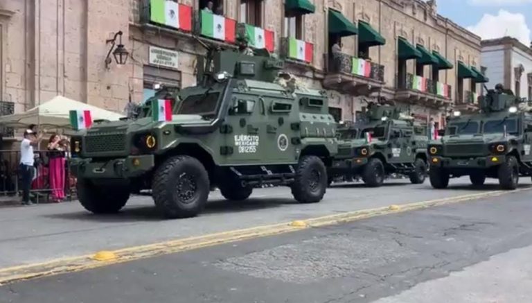 Cerca de 6 mil alumnos y elementos de diversas instituciones participaron en desfile este 16 de septiembre