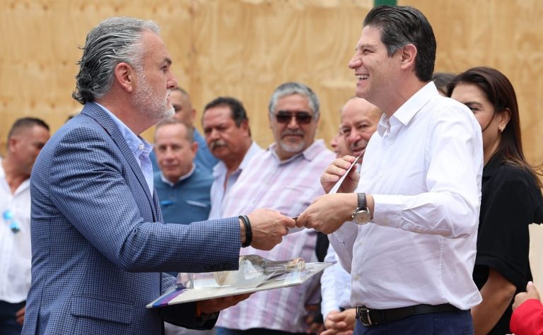 Presenta Alfonso Martínez programa “Mujeres al Volante”