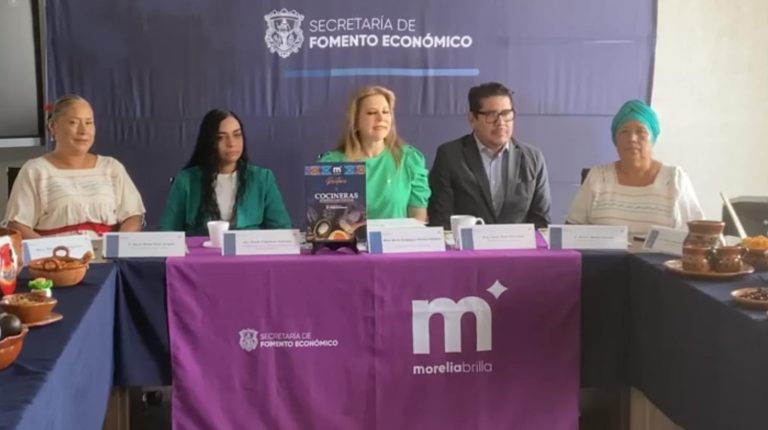 Cocineras tradicionales de Morelia presentan recetario con reconocimiento oficial