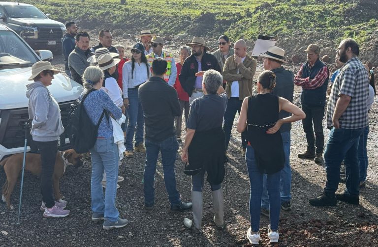Se reúne titular del OOAPAS con vecinos de Cerritos de San José en atención a necesidades de infraestructura hídrica