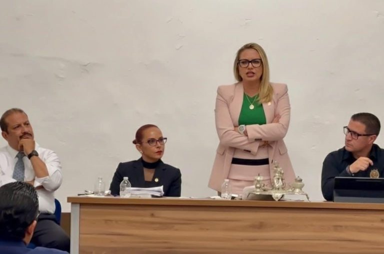 Busca rectora poner en orden a director de Derecho por dispendios e irregularidades académicas