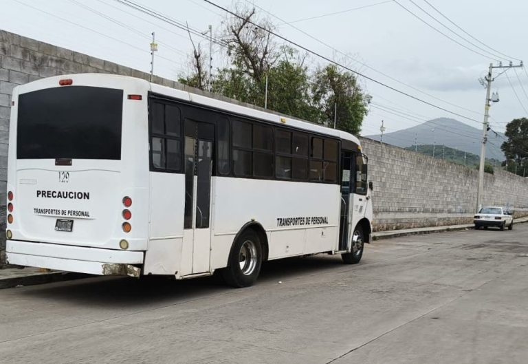 Realizan operativos de supervisión a transporte de personal y escolar