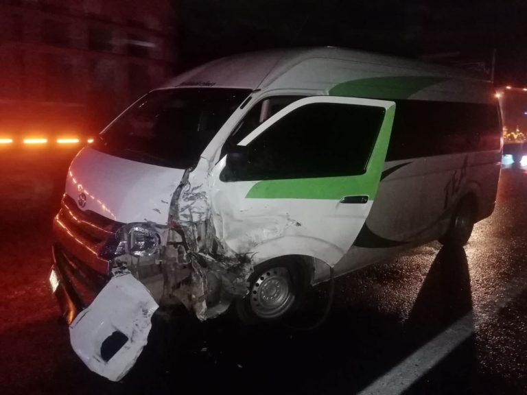 Choque múltiple en la Autopista Siglo XXI provoca caos vial en Taretan