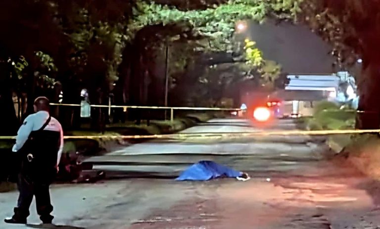 Hombre perece atropellado; otro muere al derrapar en su motocicleta, en Uruapan